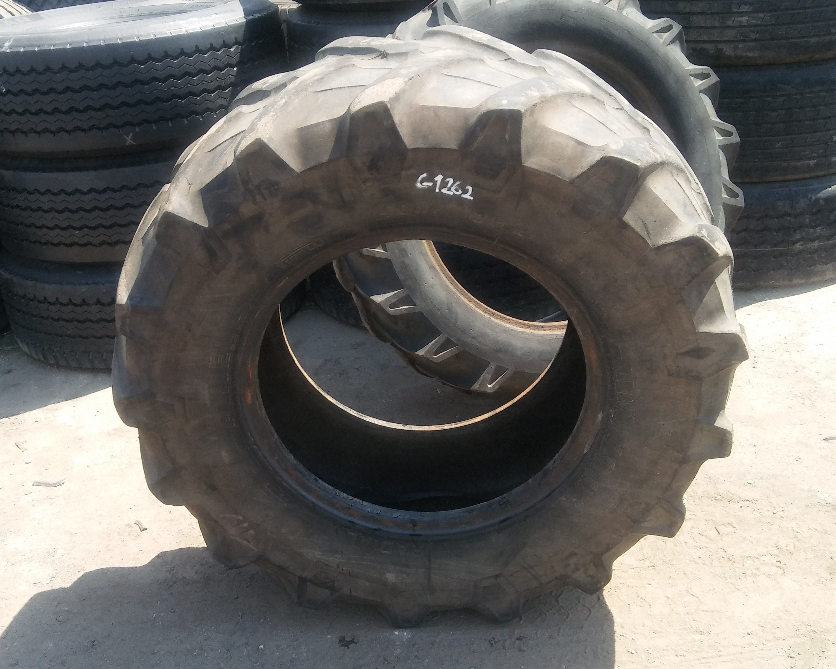 (G1262) Opona 420/70 R24 Pirelli TM700 — zdjęcie 2