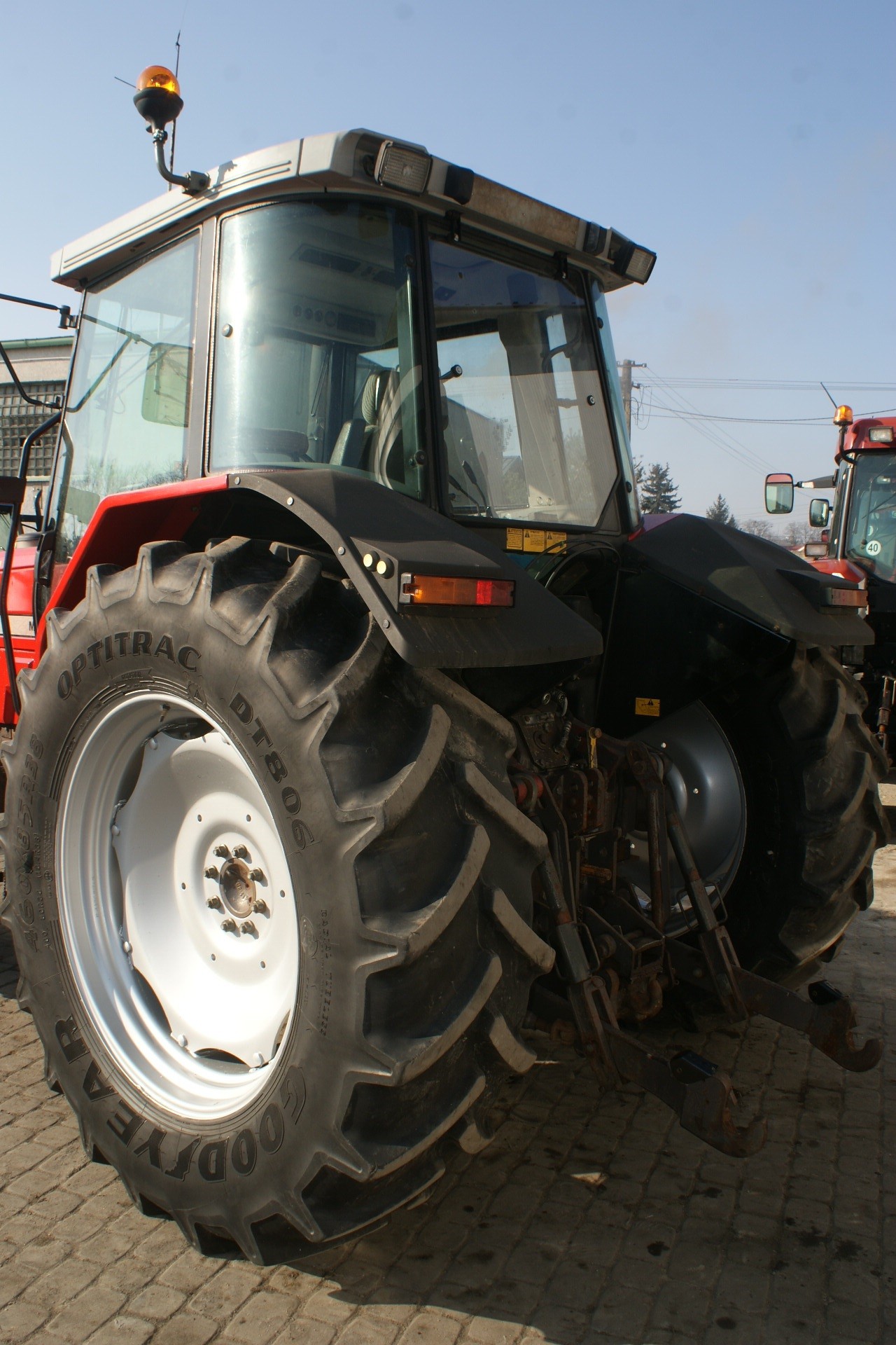 Ciągniki rolnicze, Massey Ferguson 6180 Renault Case Valtra John Deere — zdjęcie 5