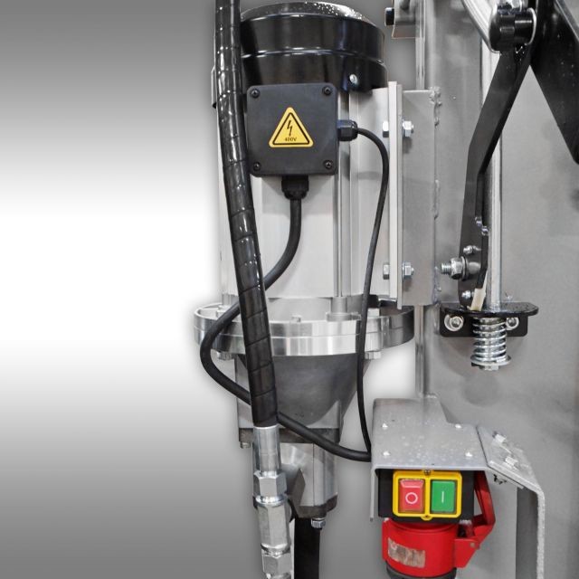 Łuparka hydrauliczna o nacisku 30T. Napęd  z WOM lub silnika 5500W — zdjęcie 6