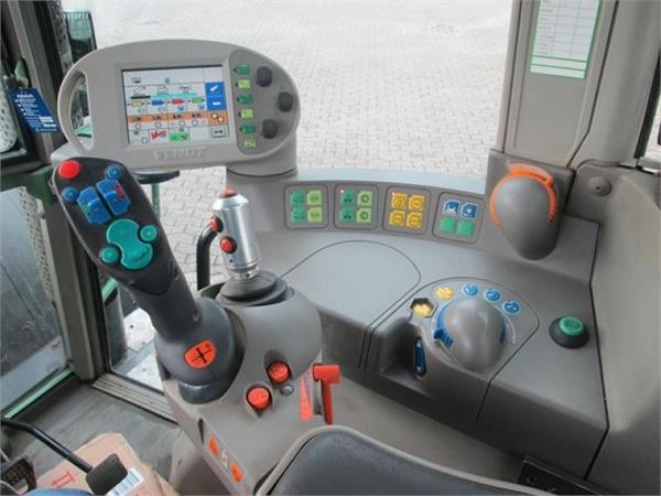 Fendt 820 Vario — zdjęcie 4