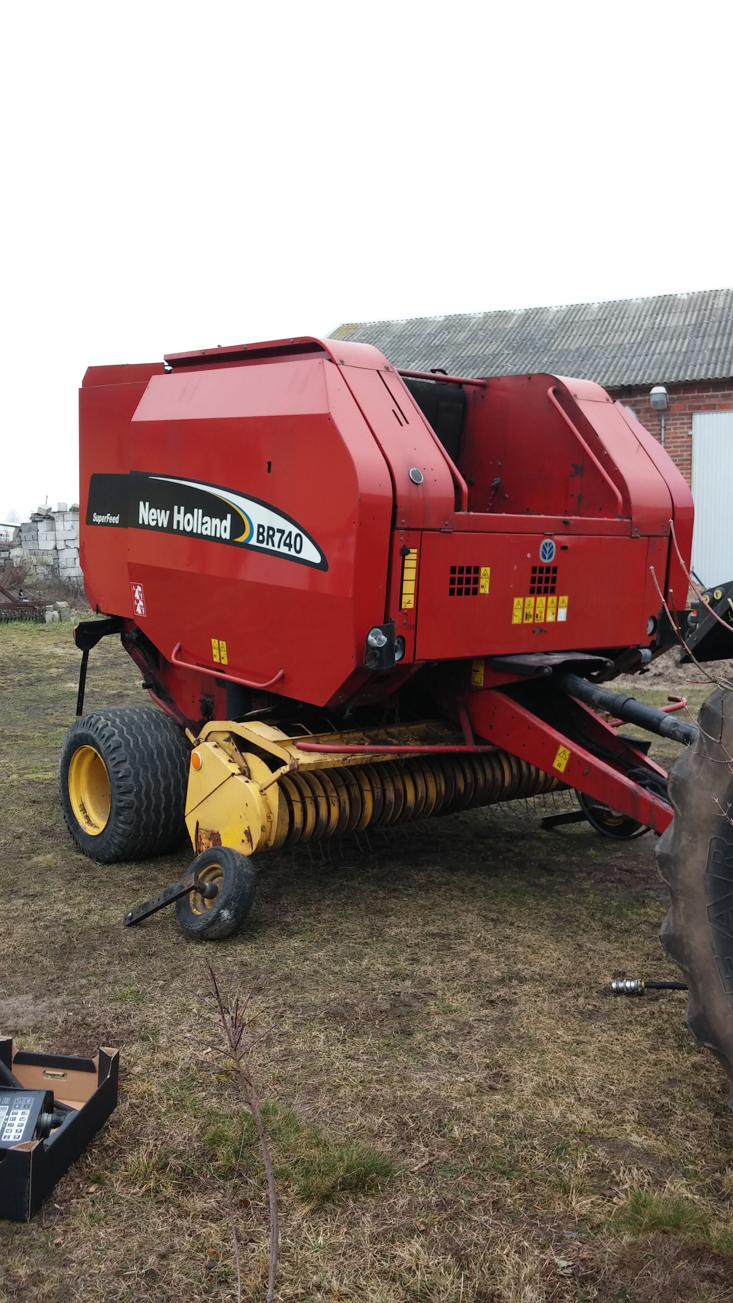 New Holland br740 z 2003 r — zdjęcie 3