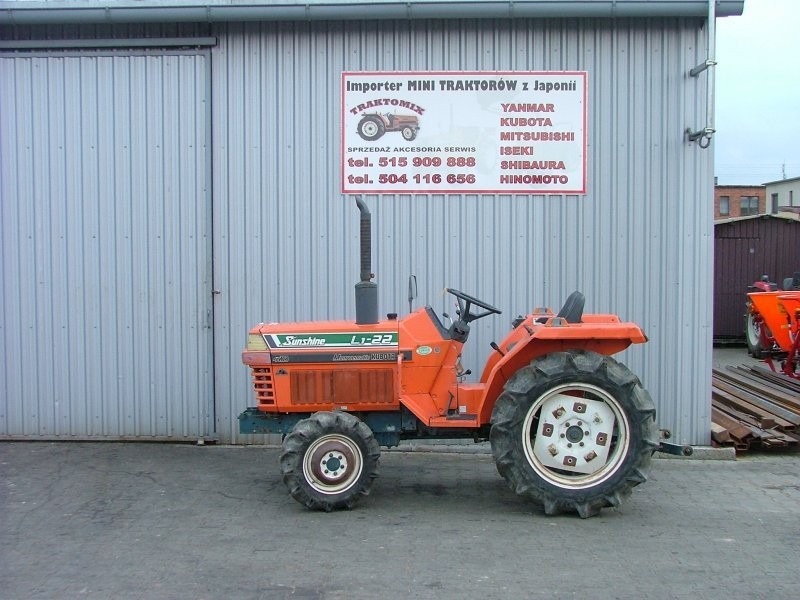 Mini traktorek Kubota L1-22 — zdjęcie 1
