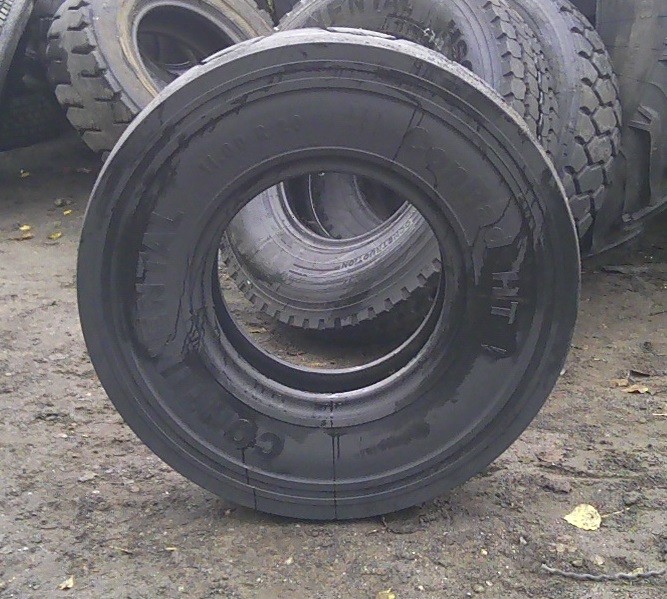 (G713) Opona 11.00 R20 Continental  — zdjęcie 2