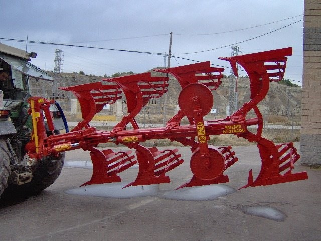 Quimel Arado,preparación del suelo,labrar,voltear. - 2012