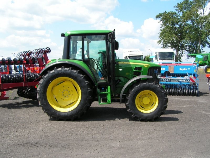 Sprzedam ciągnik rolniczy JOHN DEERE 6130 COMFORT — zdjęcie 1