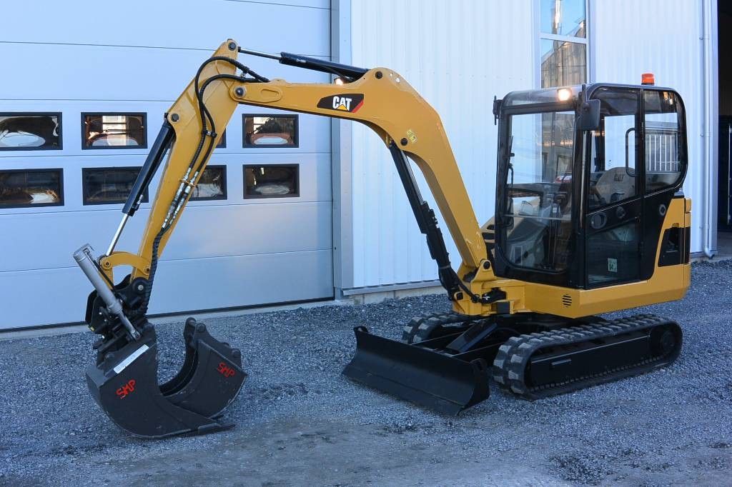 Caterpillar 302.5c — zdjęcie 1