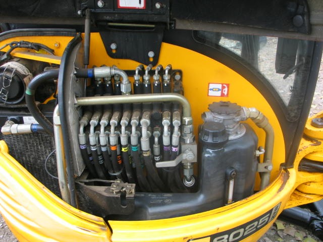 koparkikrakow.pl - JCB 8025 ZTS 2010 rok — zdjęcie 8