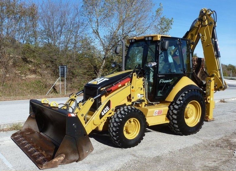 Caterpillar 442E koparko-ładowarka — zdjęcie 1