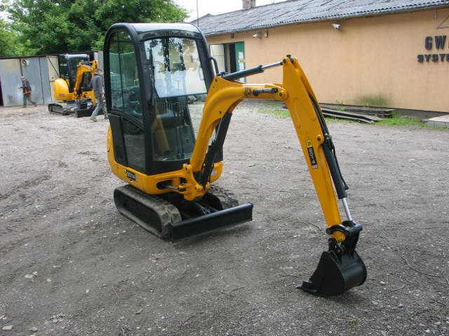 Koparka JCB 8014 z 2005 roku - okazja — zdjęcie 3