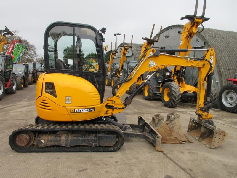 Minikoparka JCB 8025 zts z 2014 roku - sprzedam — zdjęcie 1
