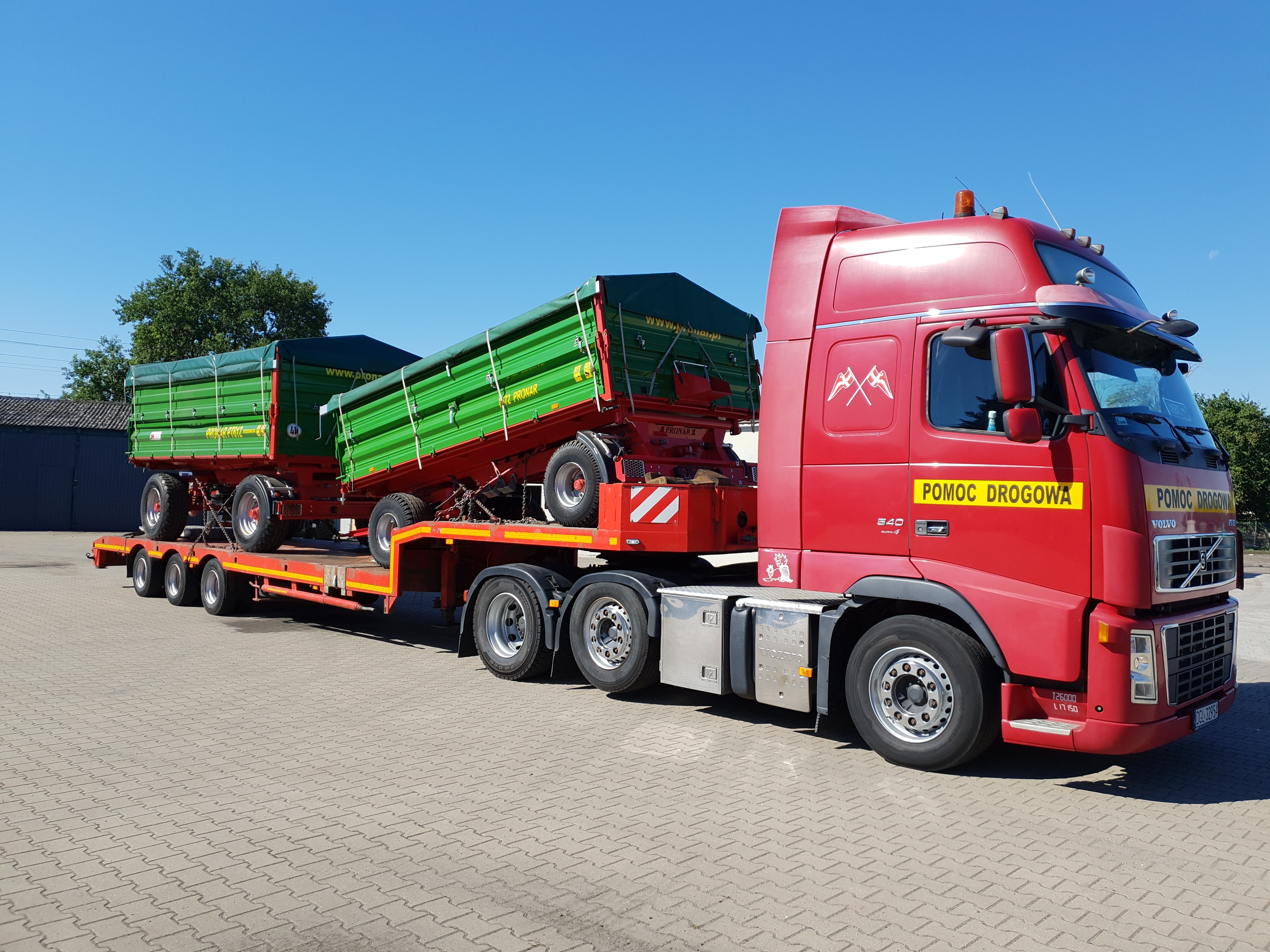 TRANSPORT CIAGNIKÓW FENDT CASE ZETOR URSUS FASTRAC — zdjęcie 1