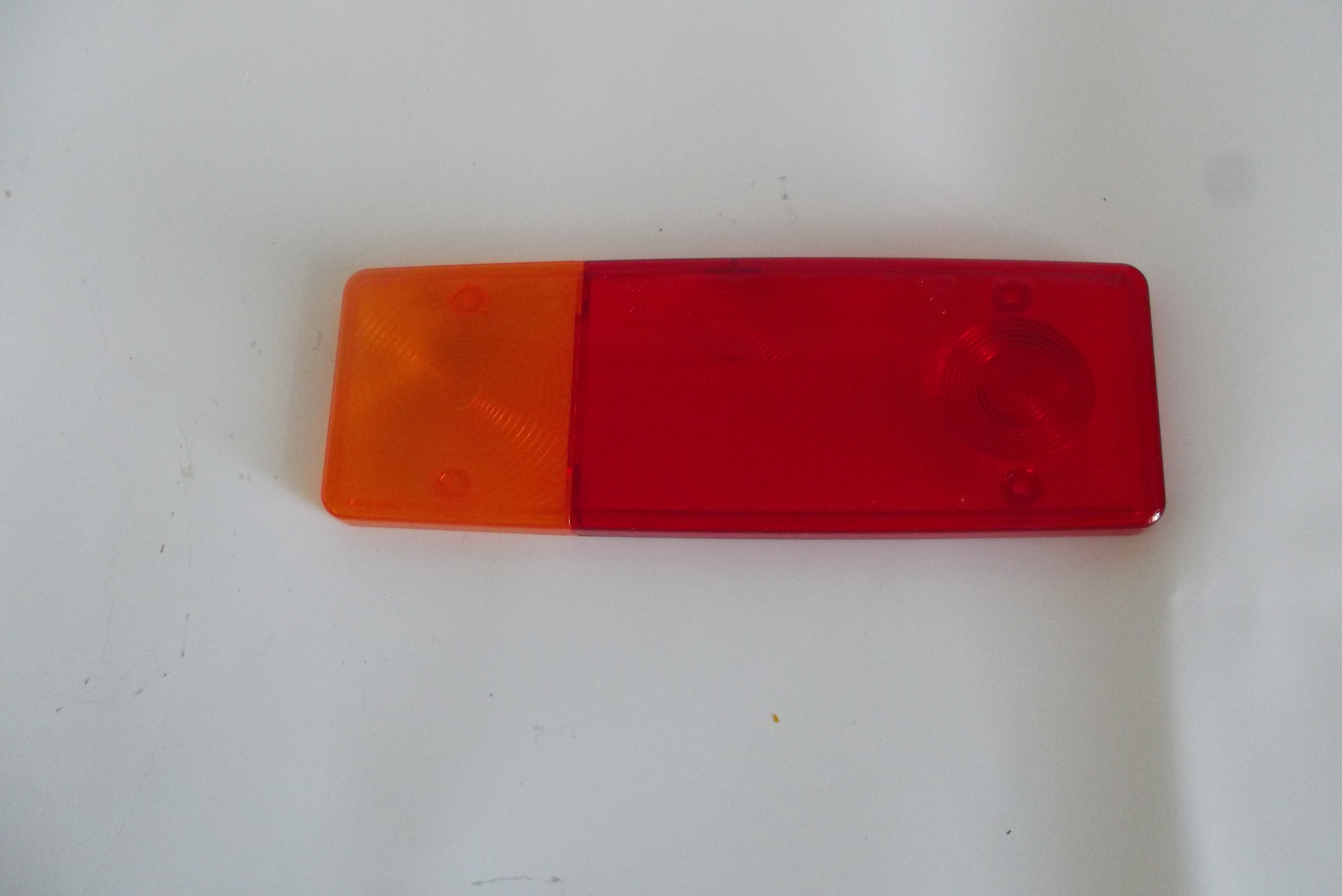 Klosz lampy tylnej lewy/prawy URSUS C 360/360-3P, Przyczepy D47,D50,HL — zdjęcie 2