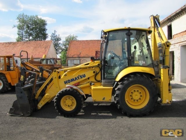 KOMATSU WB93R — zdjęcie 5