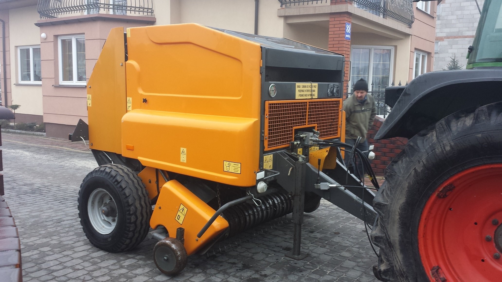 Zetor Kupie Traktory Prasy Przyczepy Beczki 664-172-275 - 20002 — zdjęcie 3