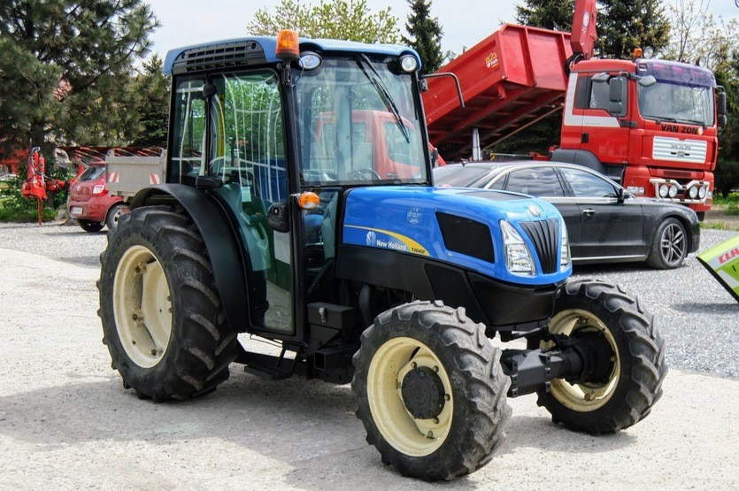 Ciągnik kołowy NEW HOLLAND T 4040F, 2008r, 88 000 zł + VAT, z Francji — zdjęcie 2