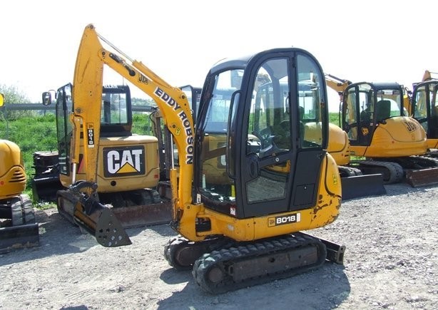 JCB 801.8 -  rozsuwane gąsienice rok 2006