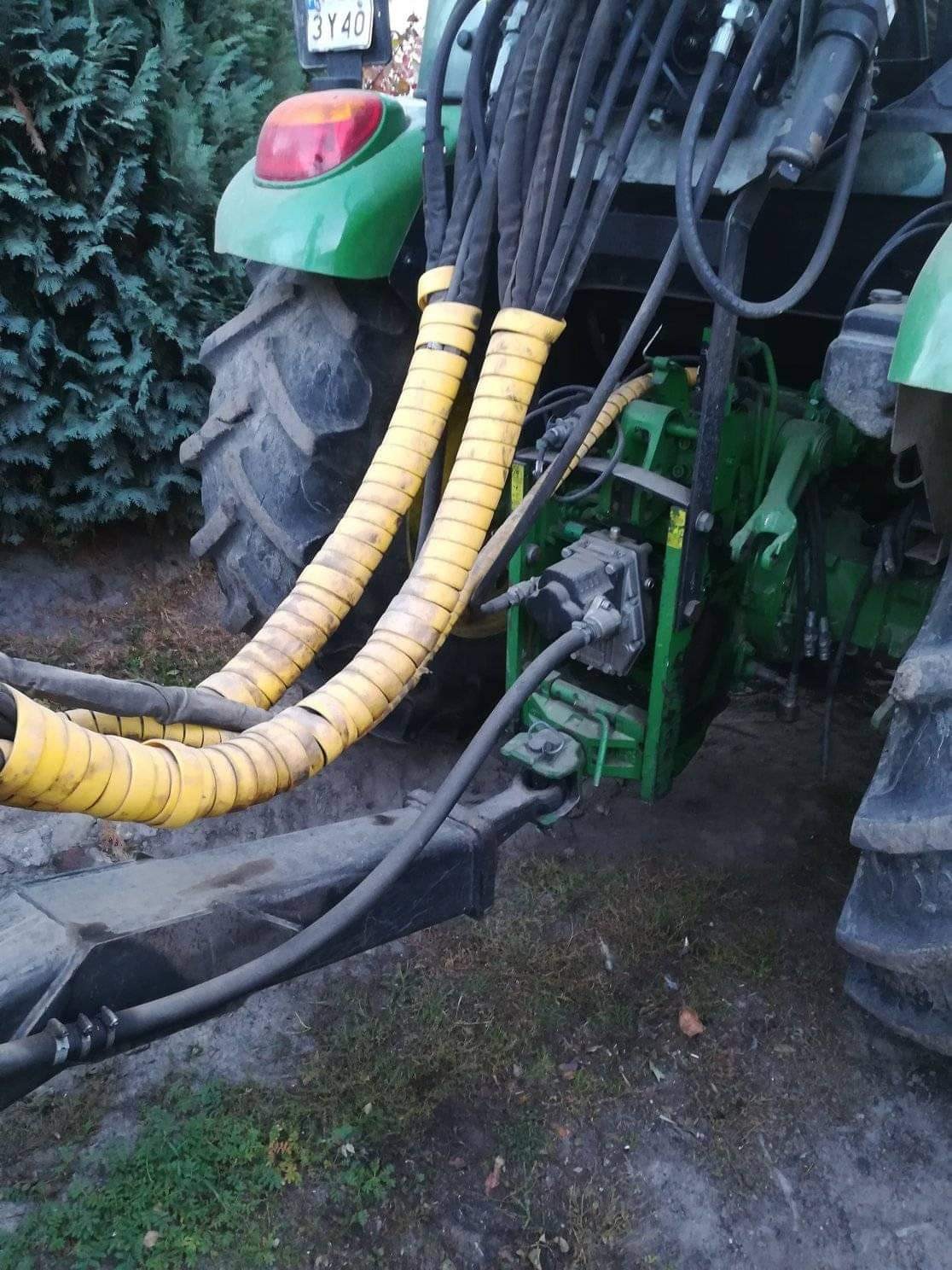 Ciągnik John Deere 5075E +wózek UNIFORST WORKER  — zdjęcie 4