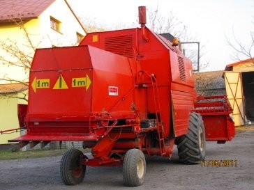 Sprzedam kombajn zbożowy Bizon Rekord Z058 — zdjęcie 4