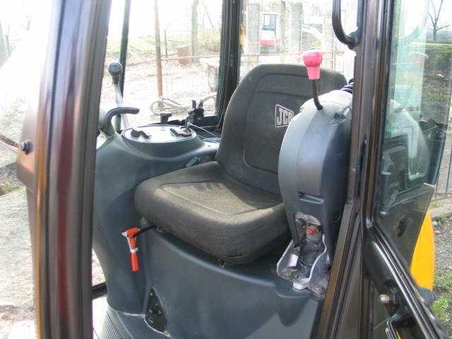 JCB 8018 z 2008, 2010 oraz 2011 roku - sprzedam — zdjęcie 4