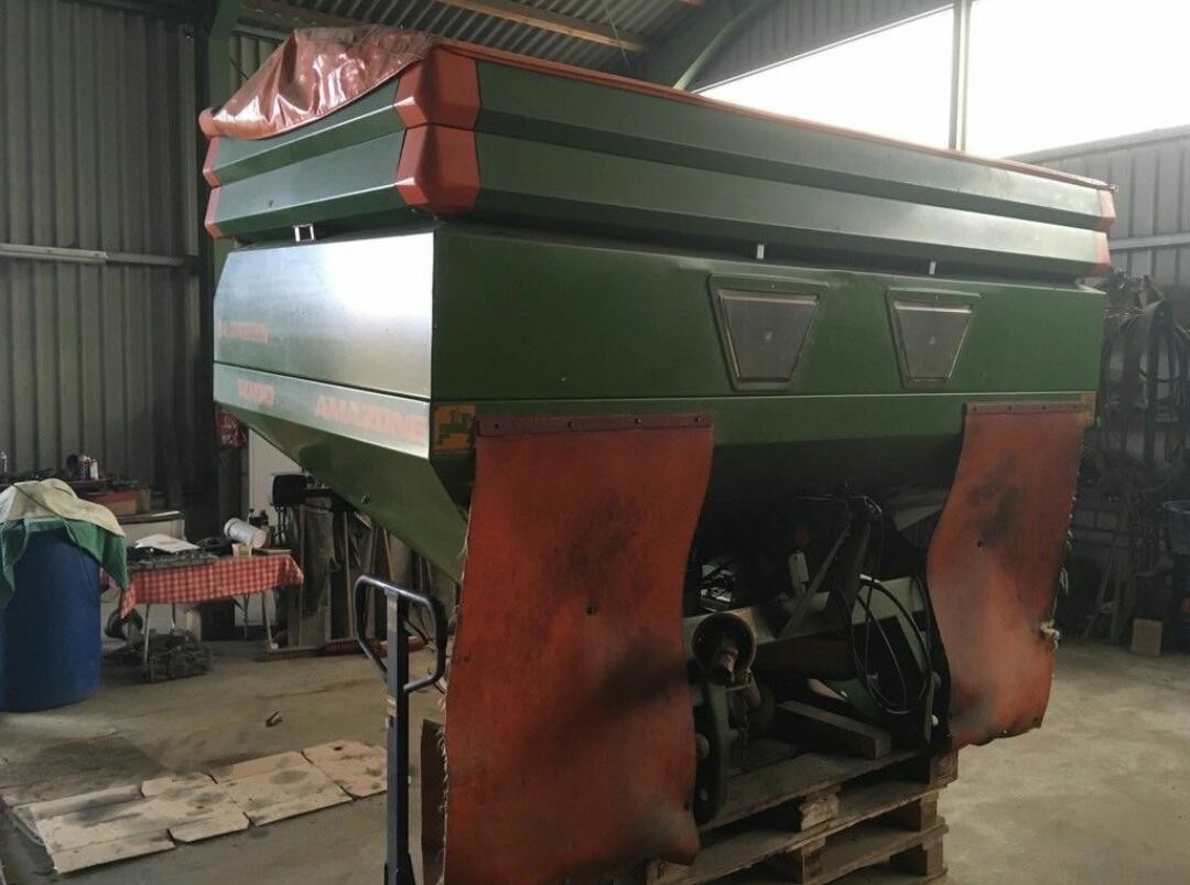 Rozsiewacz nawozów AMAZONE ZA-M II 2 Nie RAUCH Amazone ZAM II 2800 kg  — zdjęcie 3