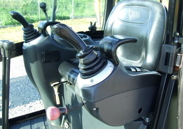 Minikoparka JCB 8016 z roku 2007... — zdjęcie 4