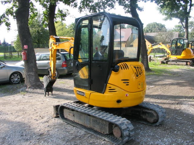 Okazja! Mini koparka JCB 802.5 ZTS z 2007 roku — zdjęcie 2