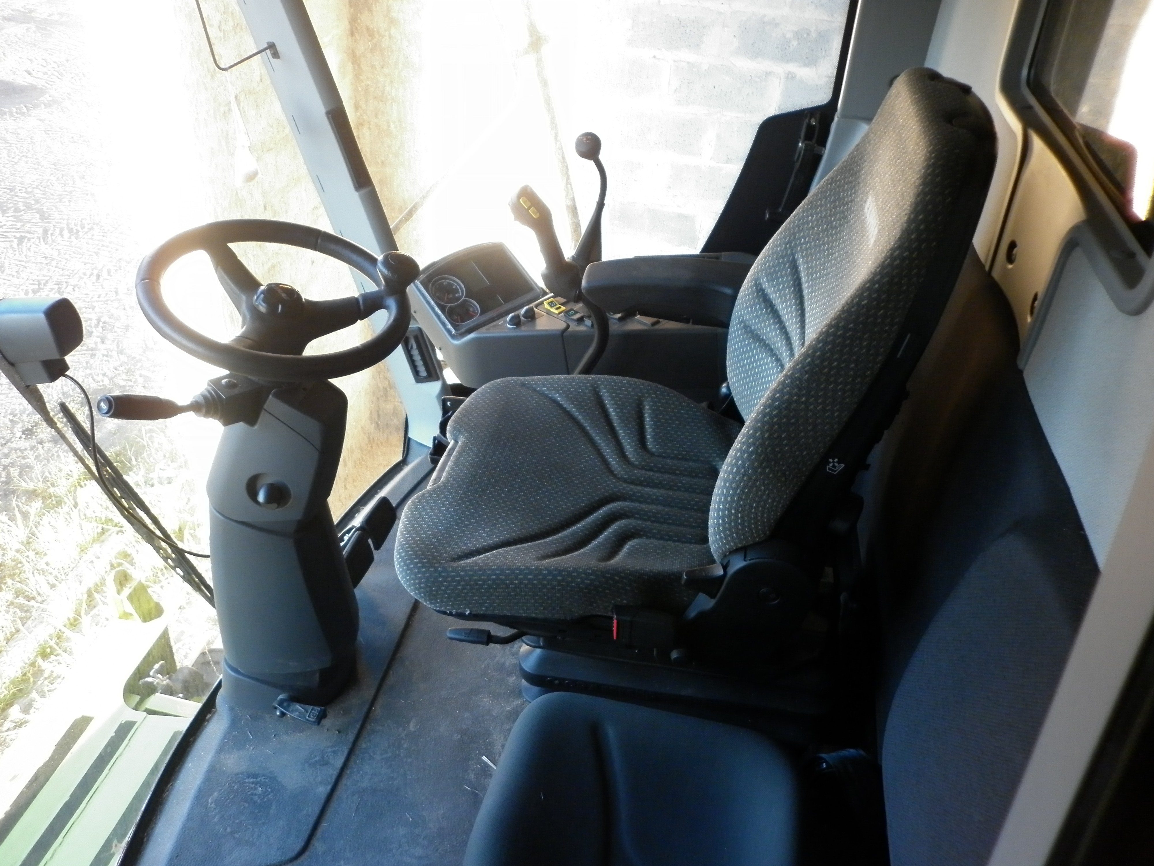 Sprzedam kombajn Claas Avero 240 — zdjęcie 4
