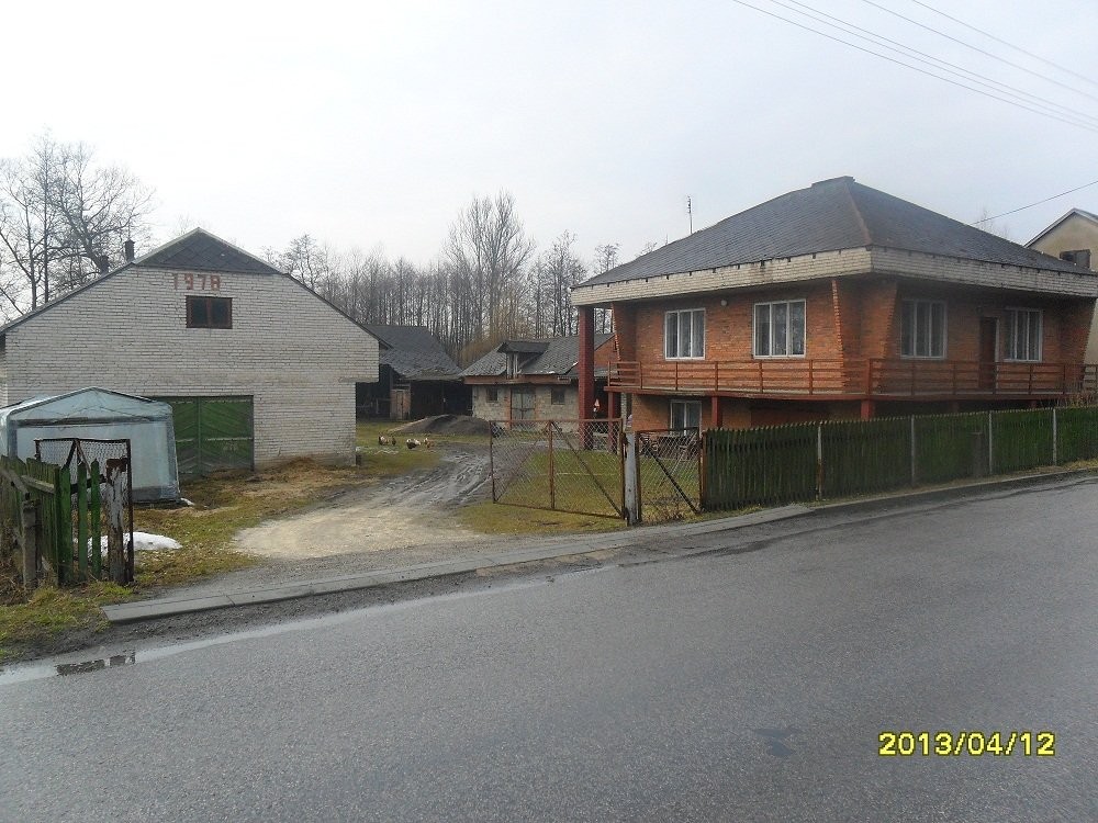 sprzedam dom z zabudowaniami