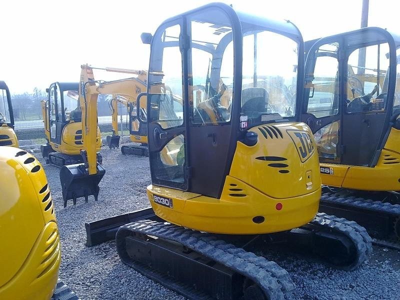 Koparka JCB 8030 ZTS - 2006 rok - 3,2 tony — zdjęcie 1