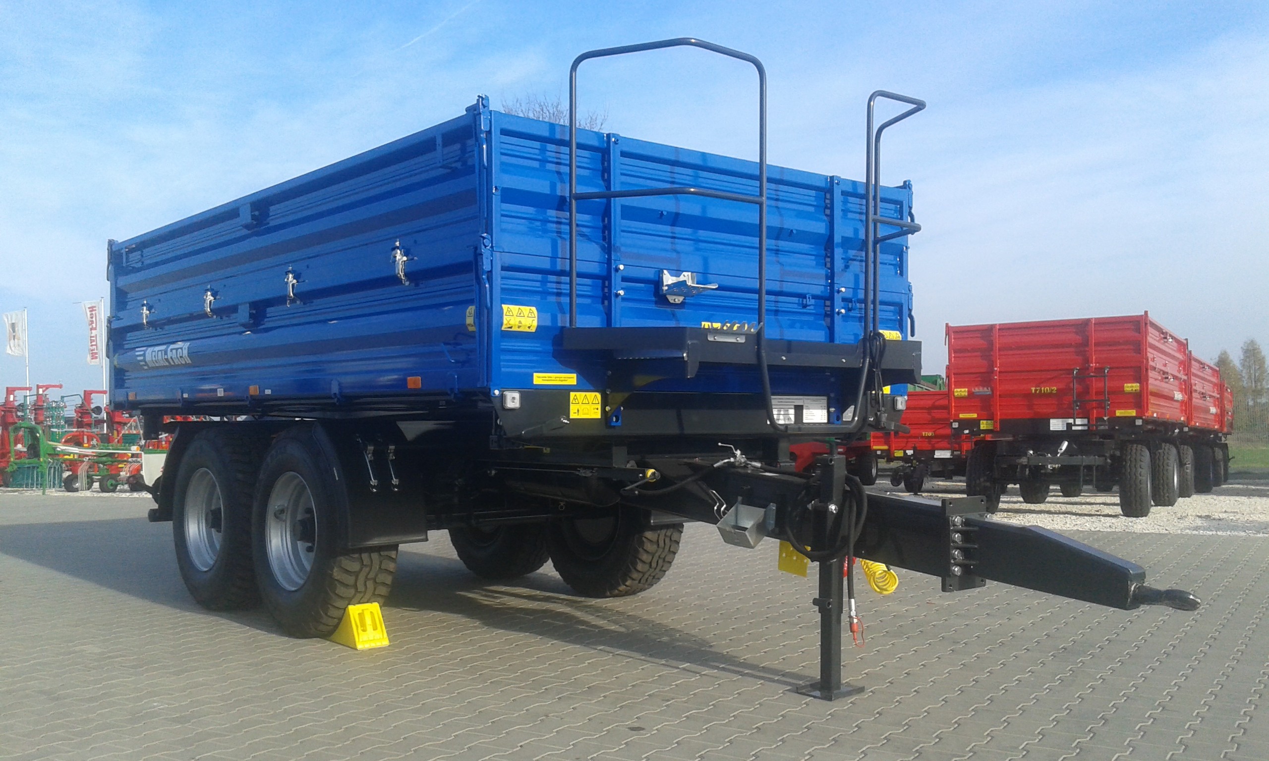 Przyczepa rolnicza ciężarowa firmy Metal-fach T730/1 8T — zdjęcie 2