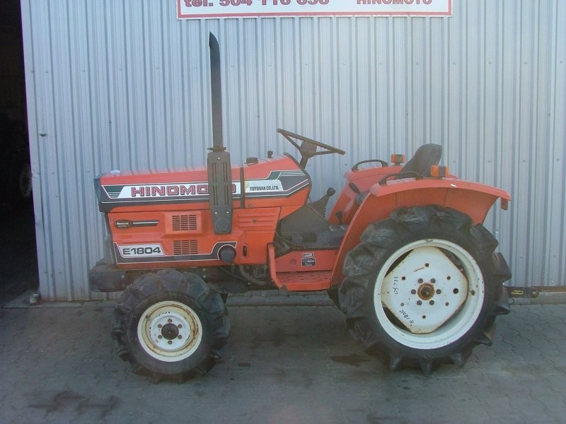 Mini traktorek Hinomoto E1804, 18KM, 4x4 — zdjęcie 1