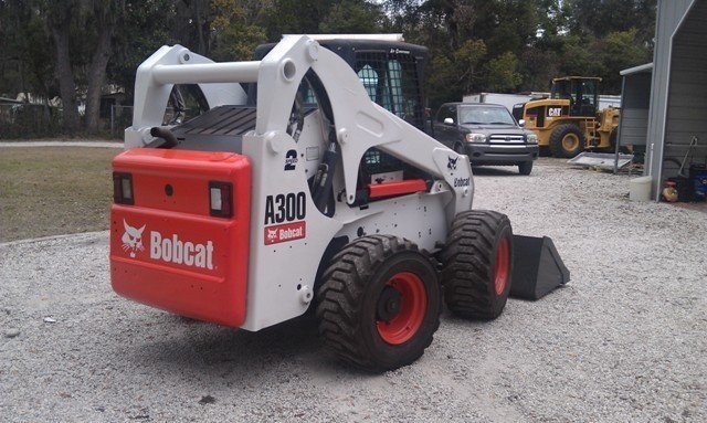 Bobcat A300 LADOWARKIE — zdjęcie 2