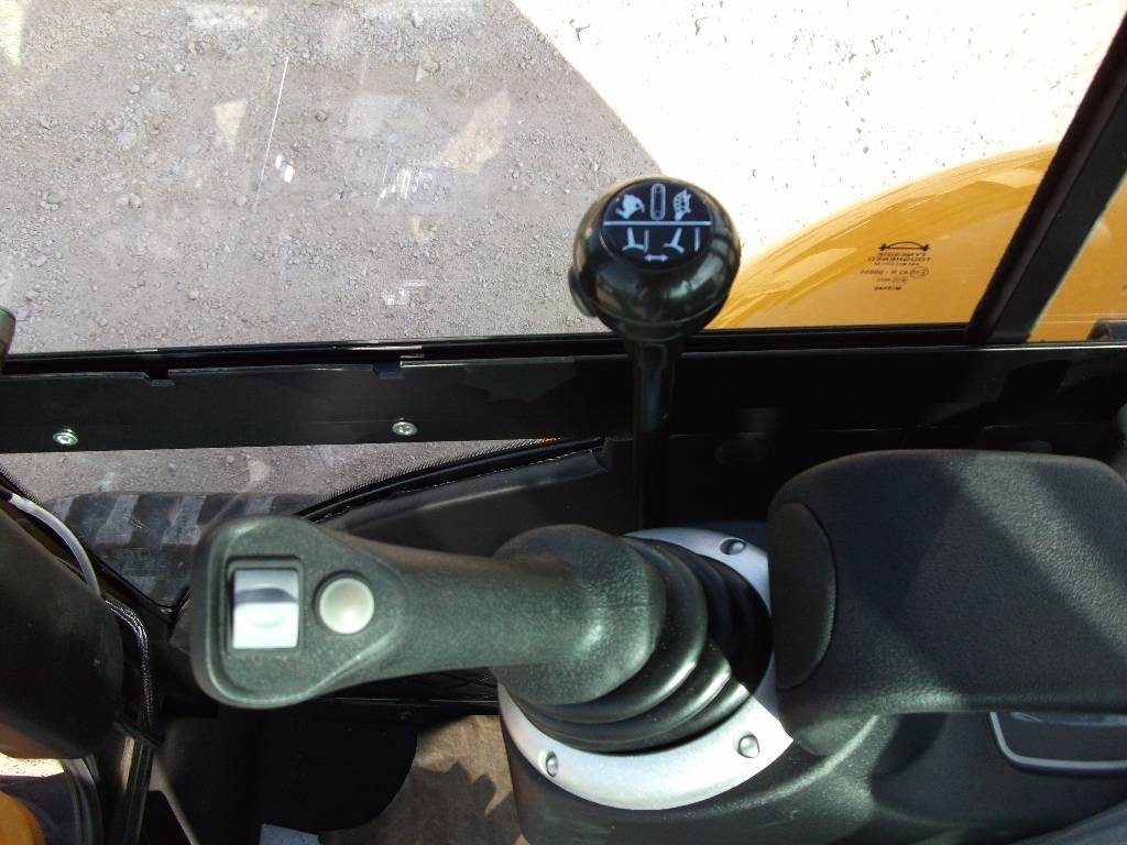 Minikoparka JCB 8026 CTS — zdjęcie 6