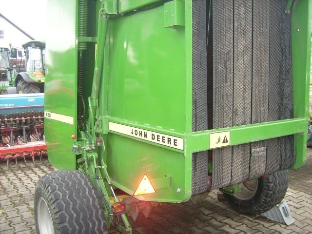 Prasa John Deere 550 — zdjęcie 3