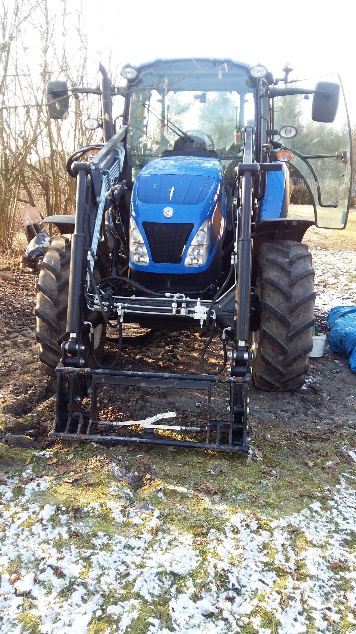 Ciągnik rolniczy NEW HOLLAND — zdjęcie 5