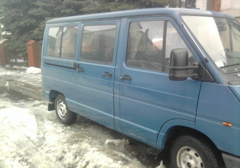 Renault Trafic - 1999 r. — zdjęcie 2