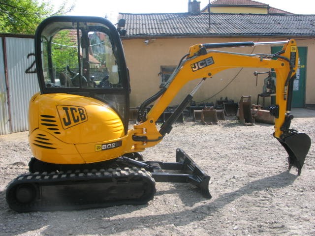 Koparka JCB 8025 zts - 2006 - niski przebieg — zdjęcie 5
