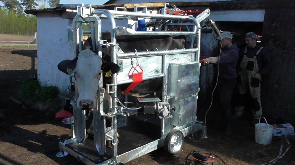 Poskrom do korekcji racic Elektryczno-Hydrauliczny — zdjęcie 6