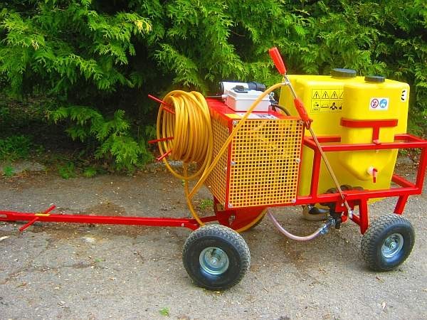 OPRYSKIWACZ ELEKTRYCZNY 12 VOLT - WÓZKOWY. 80L, 17l/min,  — zdjęcie 1