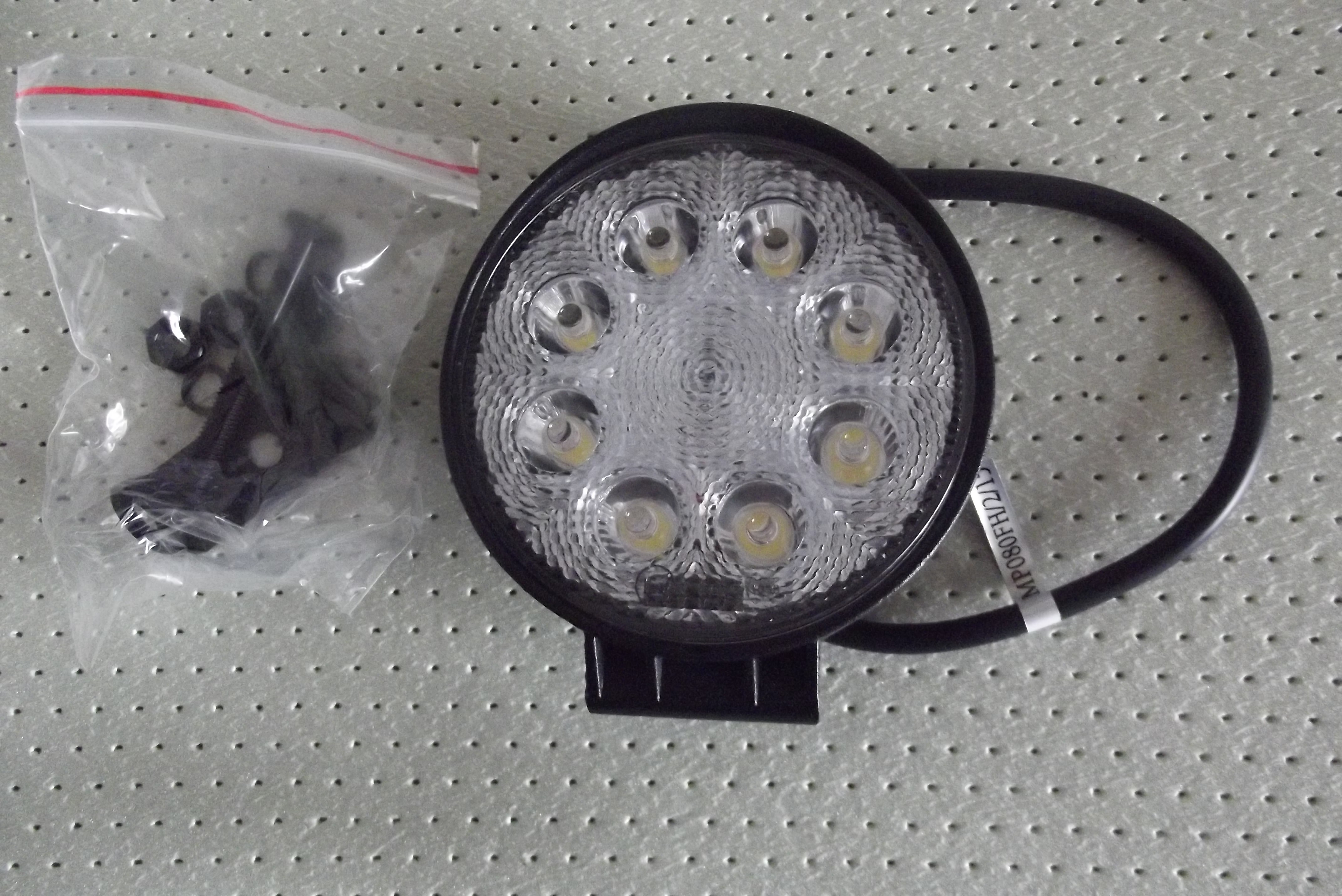 Lampa robocza okrągła 8 LED 12V-24V 8 x 3W — zdjęcie 1