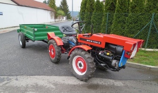 Ciągnik MT8-1322 + akcesoria — zdjęcie 4