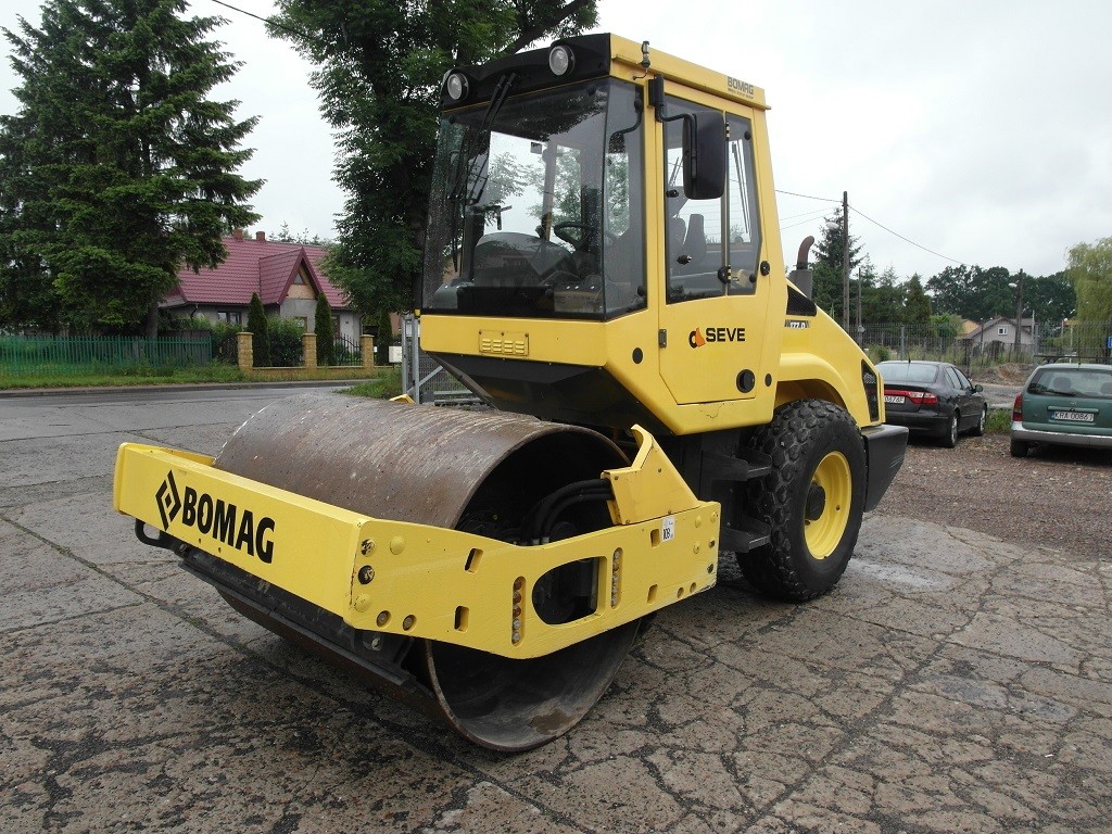 Walec drogowy Bomag BW177 stal/guma waga 8 ton, tylko 1790 h, 2007r  — zdjęcie 3
