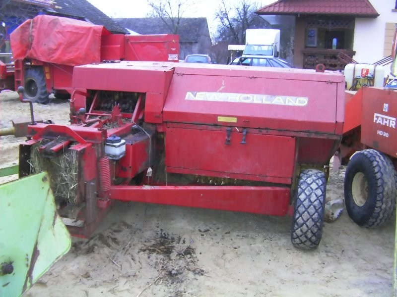 PRASA WYSOKIEGO ZGNIOTU  NEW HOLLAND 376 — zdjęcie 1