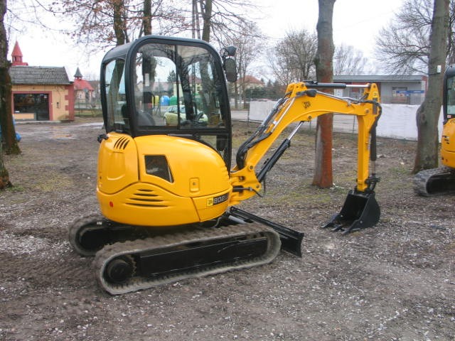 JCB 802.5 ZTS 2011r — zdjęcie 4