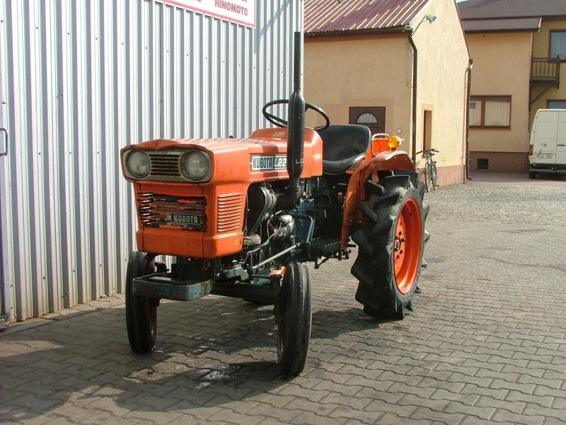 Mini traktorek Kubota L2201, 22KM, 4x2 — zdjęcie 2