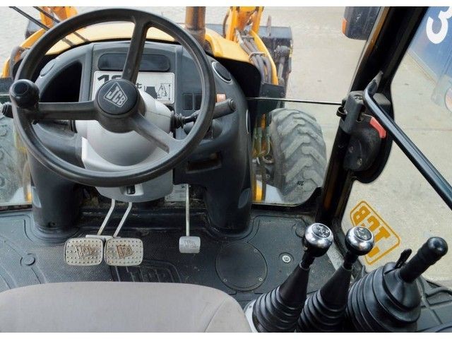 Koparko-ładowarka JCB 3CX — zdjęcie 4