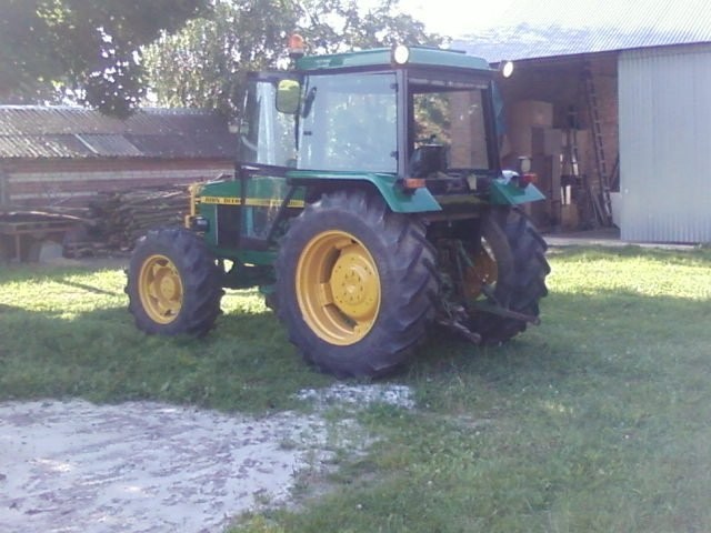 CIĄGNIK ROLNICZY JOHN DEERE — zdjęcie 1