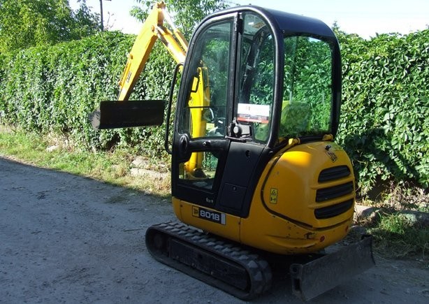 JCB 8018 z roku 2007 www.denison.com.pl — zdjęcie 1