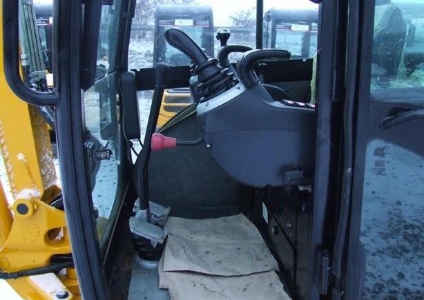 JCB 8025 ZTS rok 2007 — zdjęcie 3