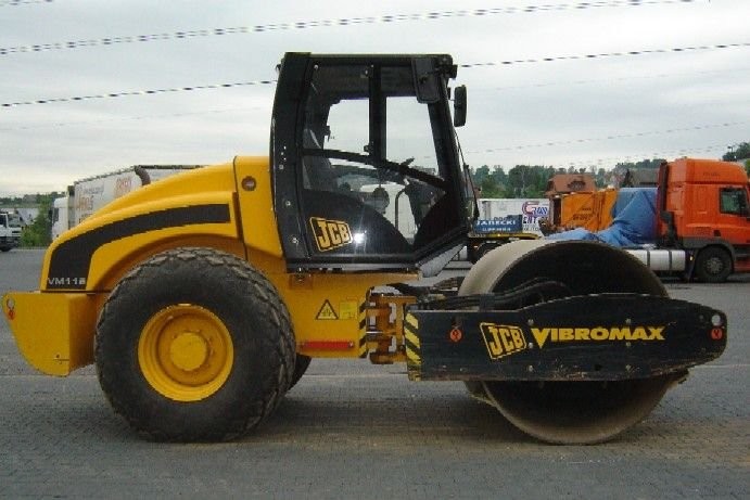 WALEC JEDNOBĘBNOWY.JCB VM 115D -.vibromax. NOWE KOLCE ! — zdjęcie 3